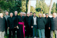 Mons. Armando Martin con alcuni confratelli