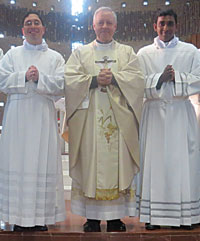 Fr. Bipin e Fr. Thiago, con P. Aurelio Prez